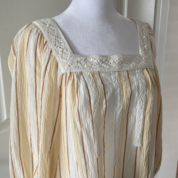 LC Lauren Conrad medium peasant blouse  lace 3/4 sleeves NWT - Picture 3 of 14